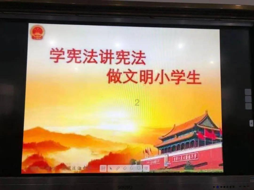 你当年在暗黑破坏神2中打出过哪些厉害的神装？游戏画面